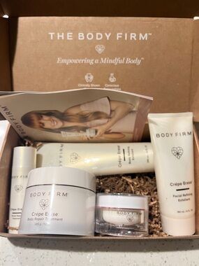 Body Firm Crêpe Erase Body Repair & Facial Exfoliant Set - Cream/White NWT